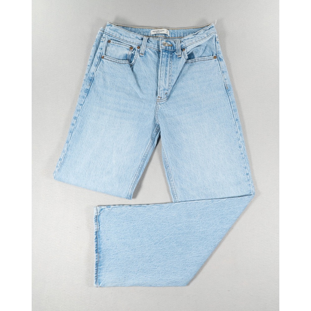 Abercrombie & Fitch The 90s Relaxed Jean High Rise Light Wash Blue Denim 27/4